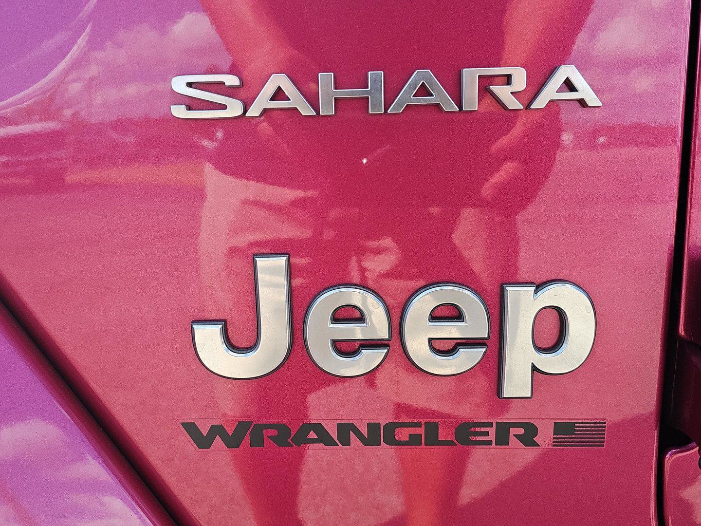 Used 2024 Jeep Wrangler Unlimited Sahara AWD/4WD image 9