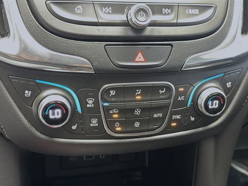 Used 2019 Chevrolet Equinox Premier image 11