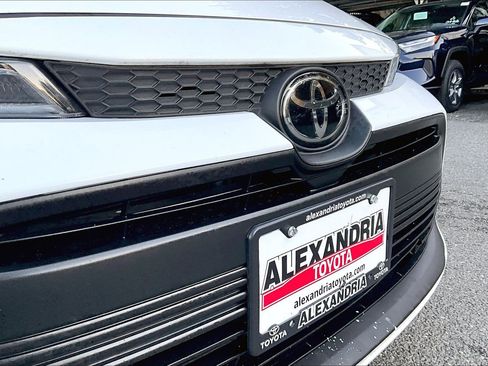 Used 2024 Toyota Corolla LE image 28