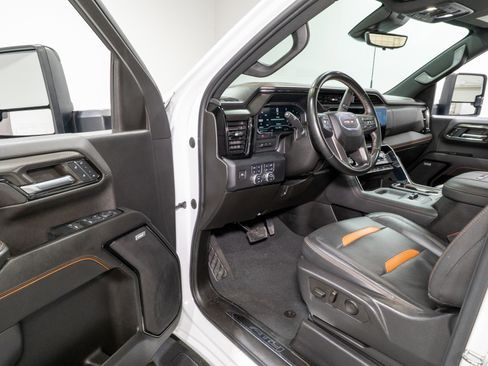 Used 2024 GMC Sierra 2500 AT4 w/ AT4 Premium Plus Package image 14