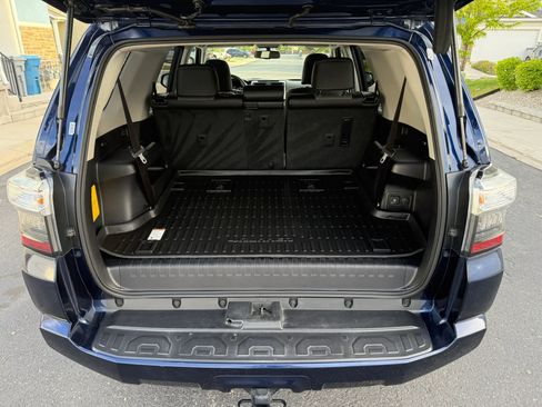 Used 2019 Toyota 4Runner SR5 Premium AWD/4WD image 33