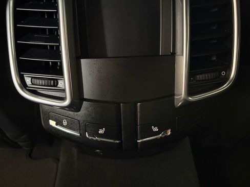 Used 2013 Porsche Cayenne Diesel AWD/4WD image 21
