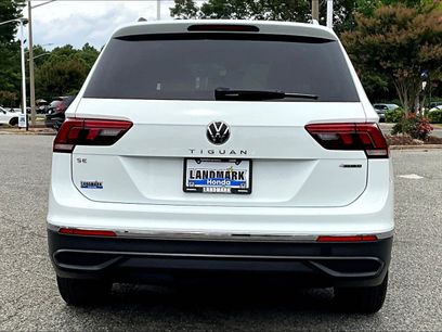 Used 2024 Volkswagen Tiguan SE w/ Panoramic Sunroof Package