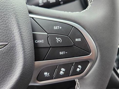 New 2025 Chrysler Pacifica Select image 22