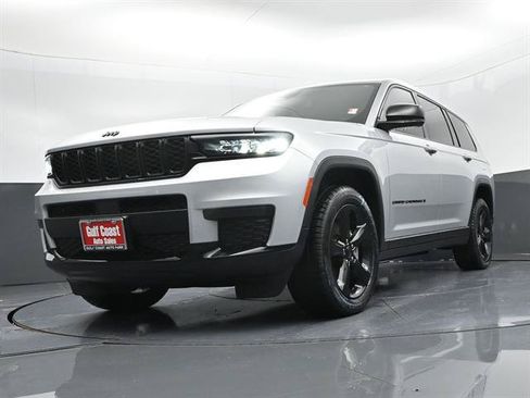Used 2021 Jeep Grand Cherokee L Laredo RWD image 31