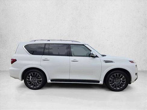 Used 2023 Nissan Armada Platinum w/ Captain's Chairs Package RWD image 4