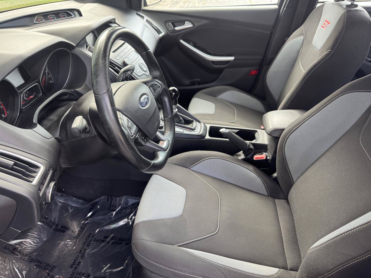 Used 2017 Ford Focus ST FWD image 22