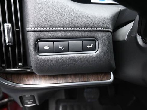 Used 2026 Nissan Armada SL w/ Captain's Chari Seat Package RWD image 9
