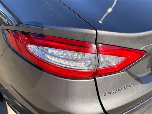 Used 2013 Ford Fusion SE image 26