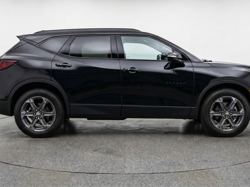 Used 2025 Chevrolet Blazer LT FWD image 11