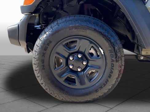 Used 2026 Jeep Wrangler Sport AWD/4WD image 10