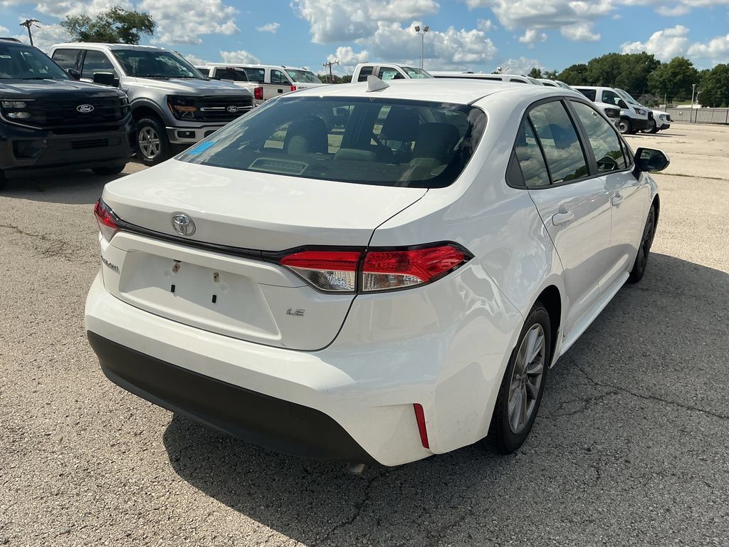 Used 2023 Toyota Corolla LE w/ LE Convenience Package FWD image 4