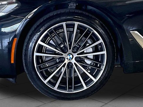 Used 2022 BMW 530i w/ Premium Package RWD image 10