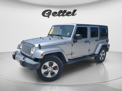 Used 2018 Jeep Wrangler Unlimited Sahara w/ Connectivity Group AWD/4WD image 1