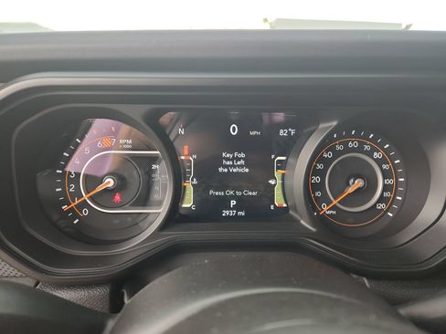 Certified 2026 Jeep Wrangler Rubicon AWD/4WD image 10