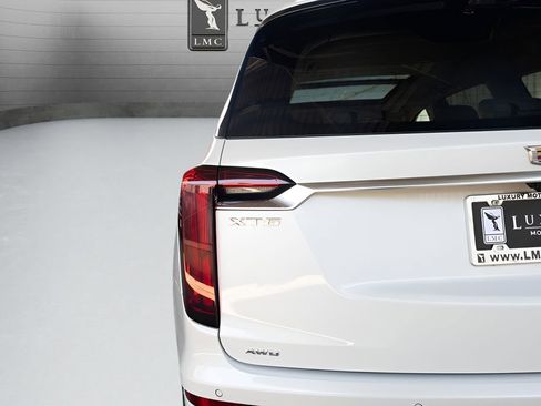 Used 2022 Cadillac XT6 Premium Luxury w/ Technology Package AWD/4WD image 18