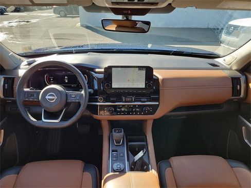 Used 2023 Nissan Pathfinder Platinum image 26