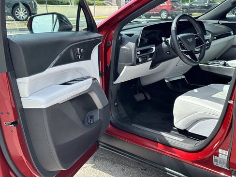 Certified 2024 Cadillac Lyriq Luxury RWD image 13