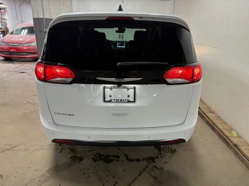 New 2026 Chrysler Voyager LX image 8