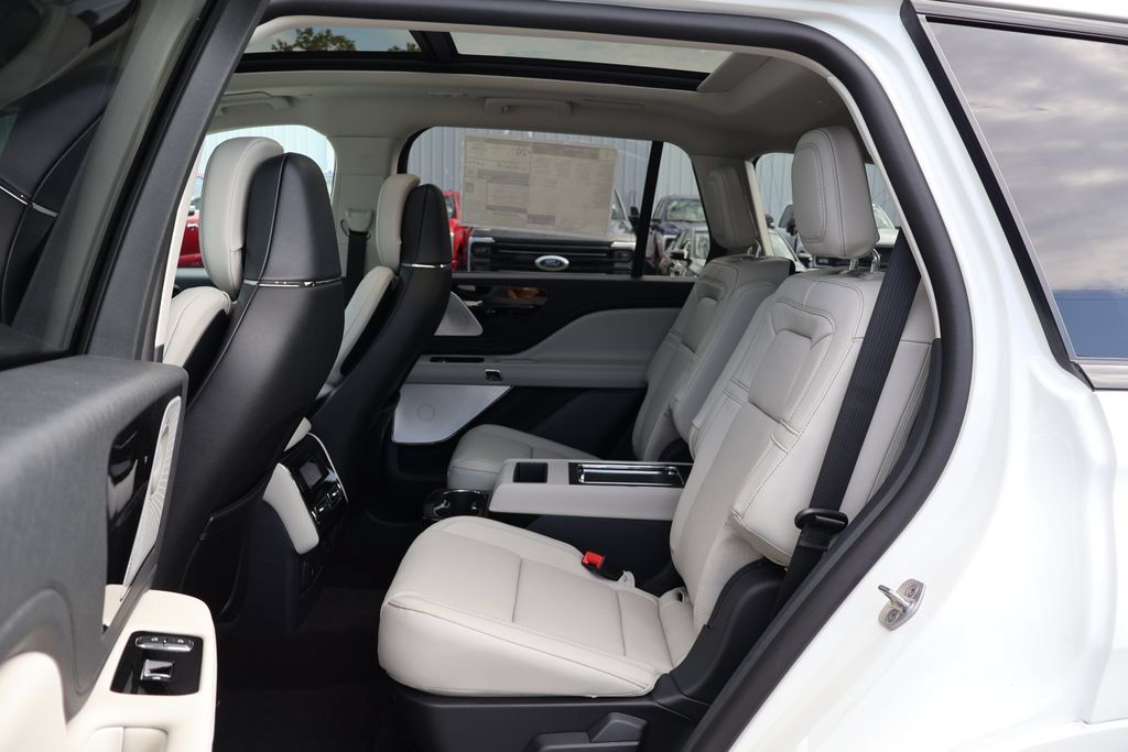 New 2027 Lincoln Aviator Reserve AWD/4WD image 21
