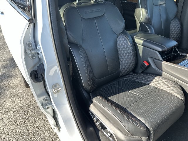 Used 2024 Jeep Grand Cherokee L Summit AWD/4WD image 29
