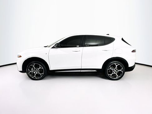 Used 2024 Alfa Romeo Tonale Ti w/ Premium Interior Package AWD/4WD image 4
