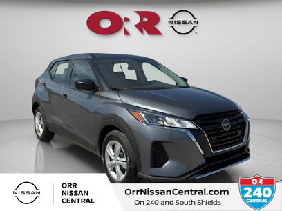 New 2025 Nissan Kicks Play S