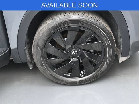 Used 2024 Volkswagen Atlas SE AWD/4WD image 38