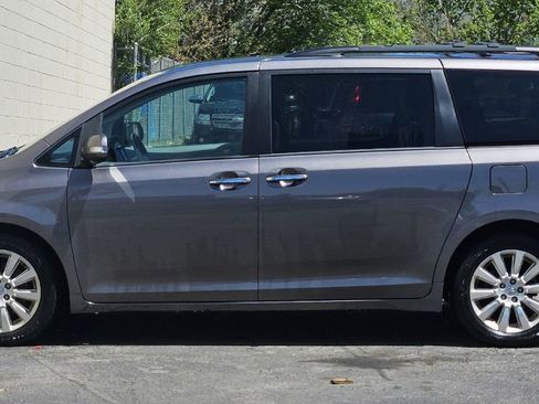 Used 2014 Toyota Sienna Limited w/ Limited Premium Package AWD/4WD image 2