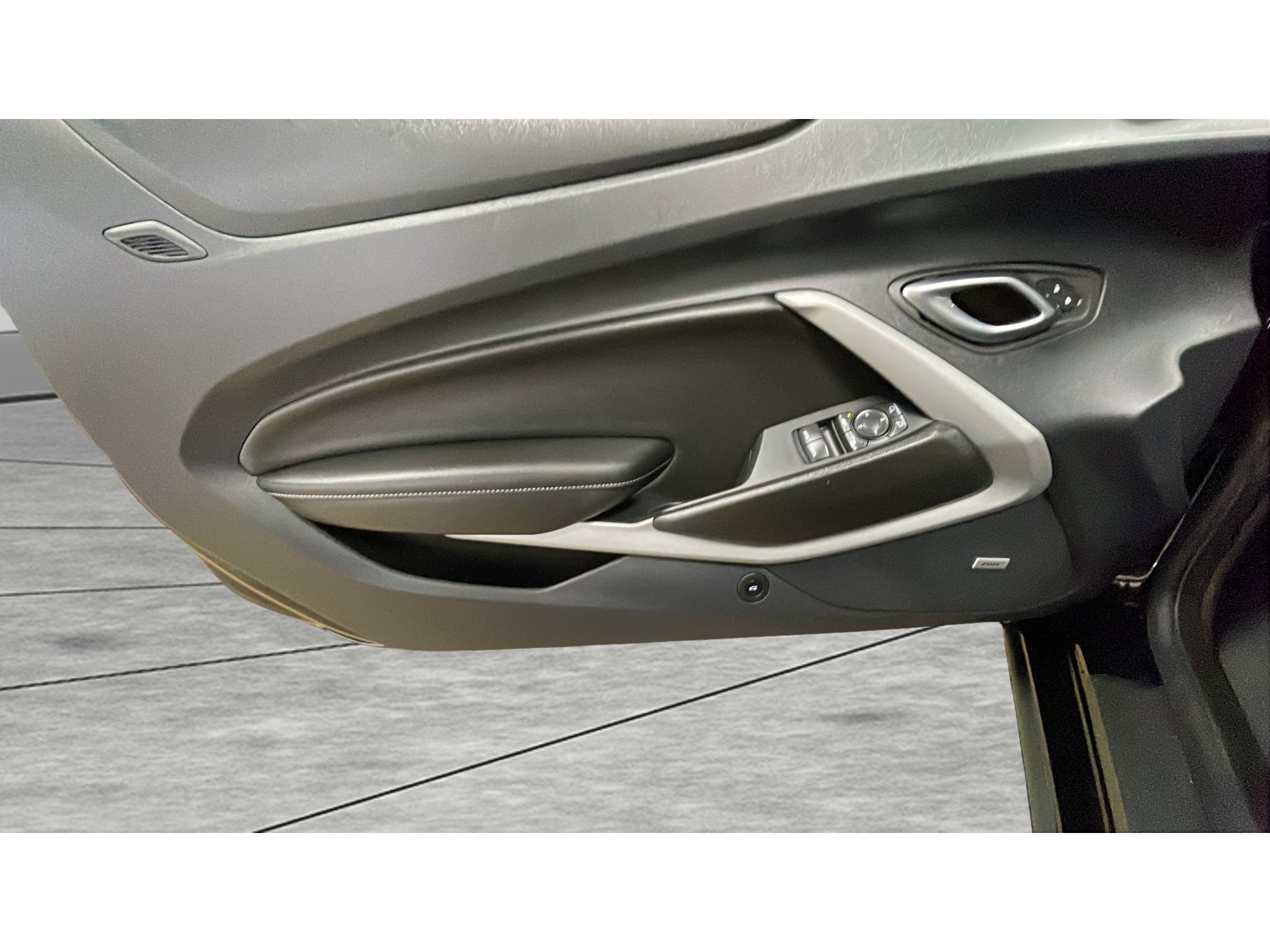 Used 2023 Chevrolet Camaro LT w/ Technology Package RWD image 10