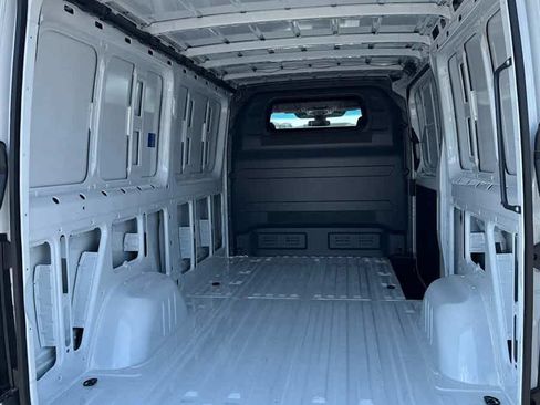 Used 2025 Mercedes-Benz Sprinter 2500 image 20