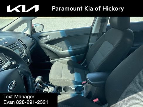 Used 2017 Kia Forte LX image 5