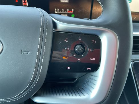 Used 2025 INFINITI QX80 Sensory AWD/4WD image 15