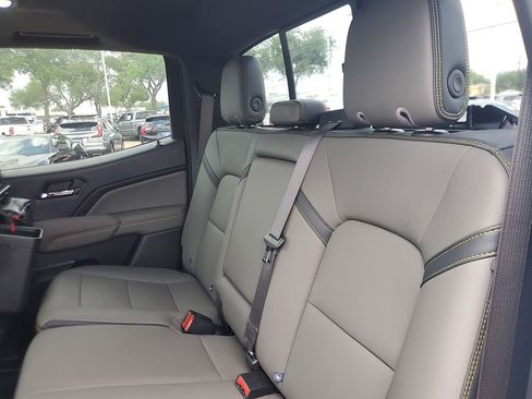 Used 2024 Chevrolet Colorado ZR2 w/ ZR2 Convenience Package III image 9