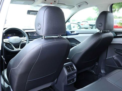 Used 2022 Volkswagen Taos SE FWD image 12