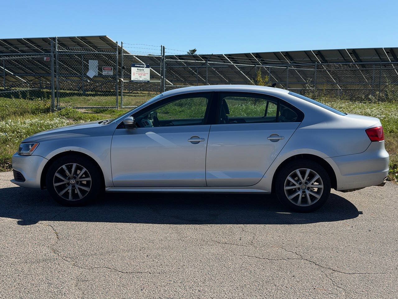 Used 2013 Volkswagen Jetta SE FWD image 2