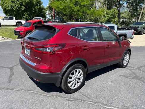 Used 2022 Nissan Rogue Sport SV AWD/4WD image 3