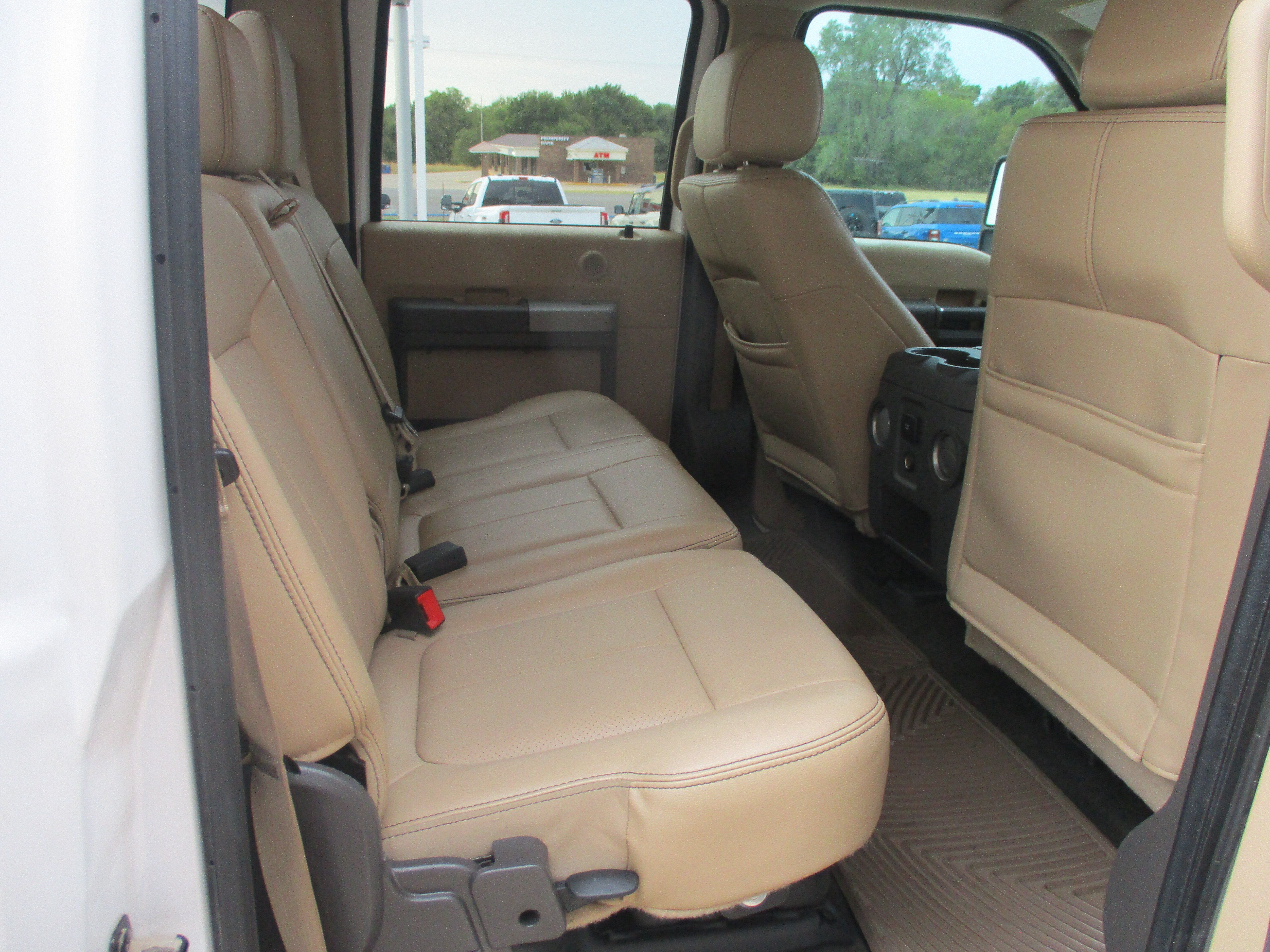 Used 2015 Ford F250 Lariat w/ Lariat Ultimate Package AWD/4WD image 10