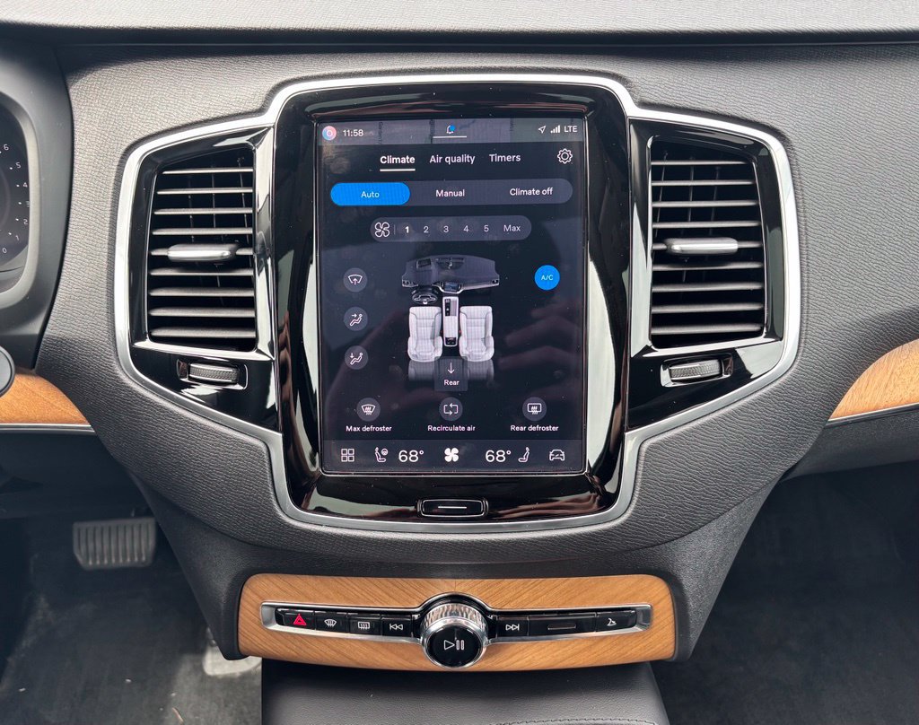 Certified 2024 Volvo XC90 B6 Plus w/ Protection Package AWD/4WD image 13