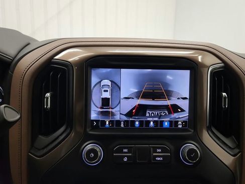 Used 2022 Chevrolet Silverado 1500 High Country w/ Technology Package AWD/4WD image 24