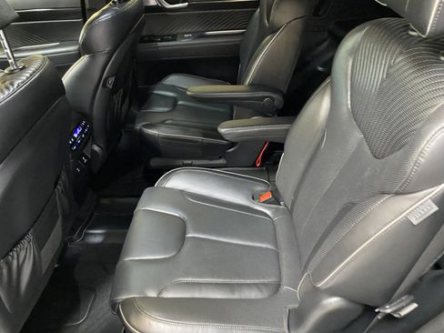 Used 2023 Hyundai Palisade Calligraphy image 24