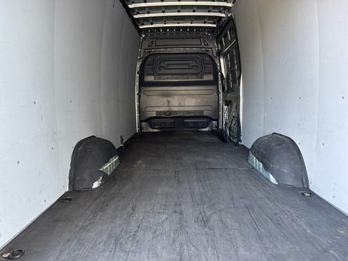 Used 2023 Mercedes-Benz Sprinter 2500 image 17