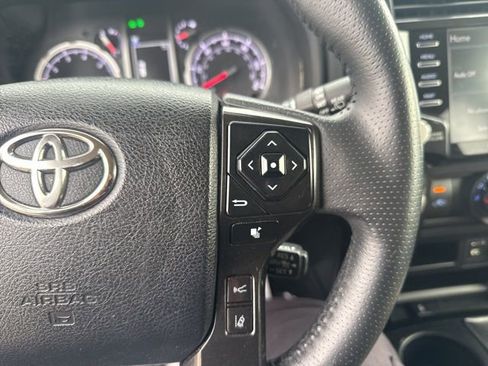 Used 2022 Toyota 4Runner TRD Off-Road Premium AWD/4WD image 14