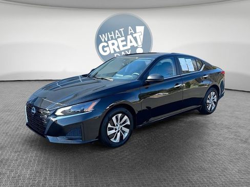 Certified 2025 Nissan Altima 2.5 S image 8