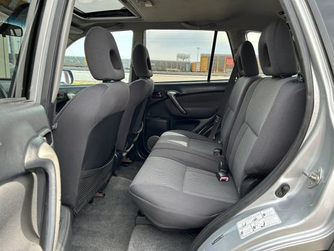 Used 2005 Toyota RAV4 2WD w/ Sport Pkg image 26