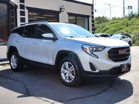 Used 2018 GMC Terrain SLE w/ Driver Convenience Package AWD/4WD image 4
