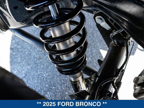 Used 2025 Ford Bronco Badlands AWD/4WD image 35