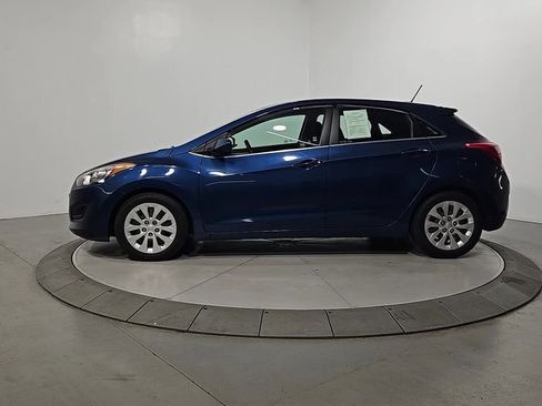Used 2016 Hyundai Elantra GT FWD image 2