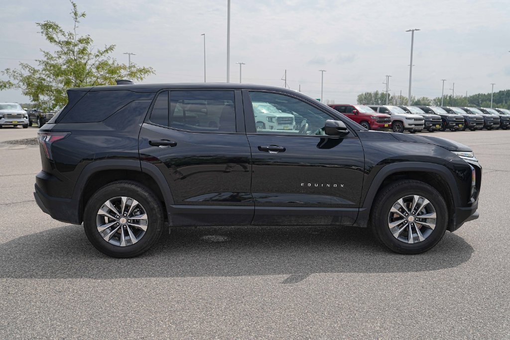 Used 2026 Chevrolet Equinox LT AWD/4WD image 6