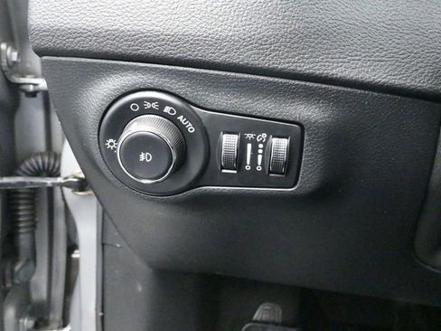 Used 2021 Jeep Compass Latitude image 11